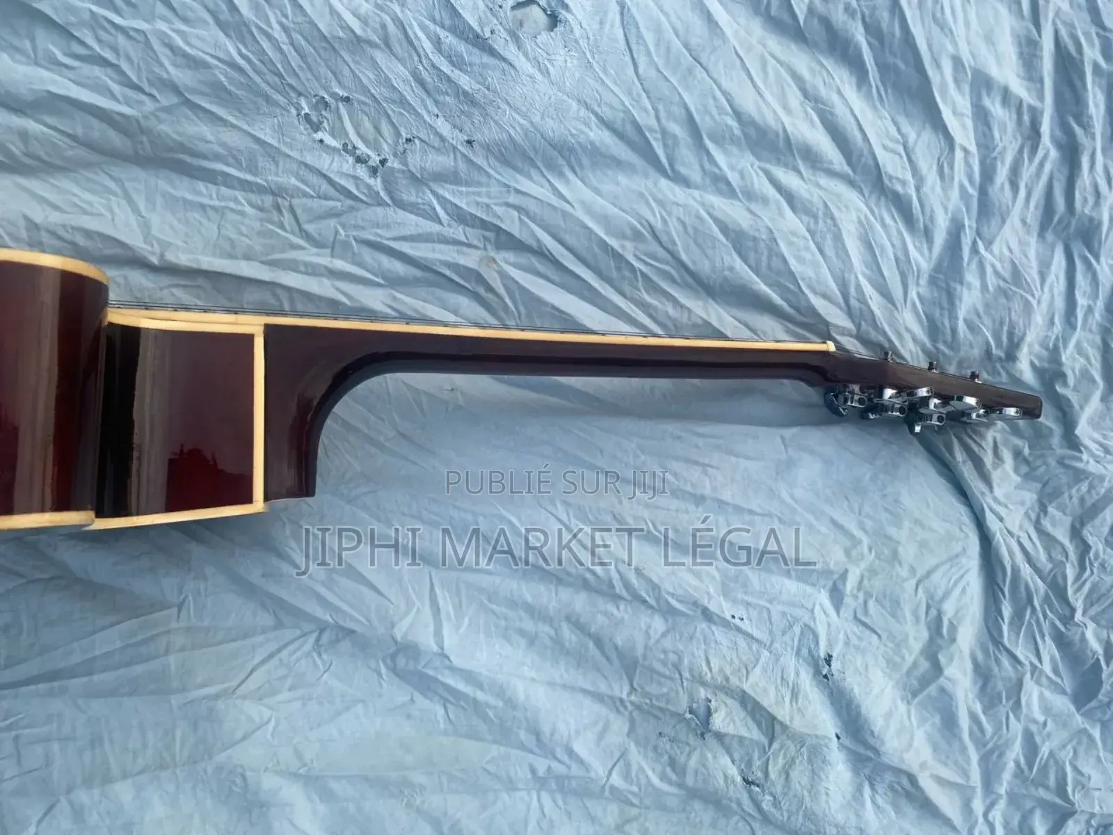 Guitare Électro Acoustique/Semi Électrique