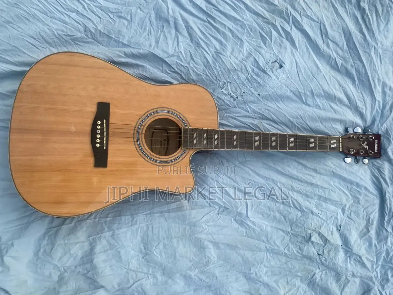 Guitare Électro Acoustique/Semi Électrique