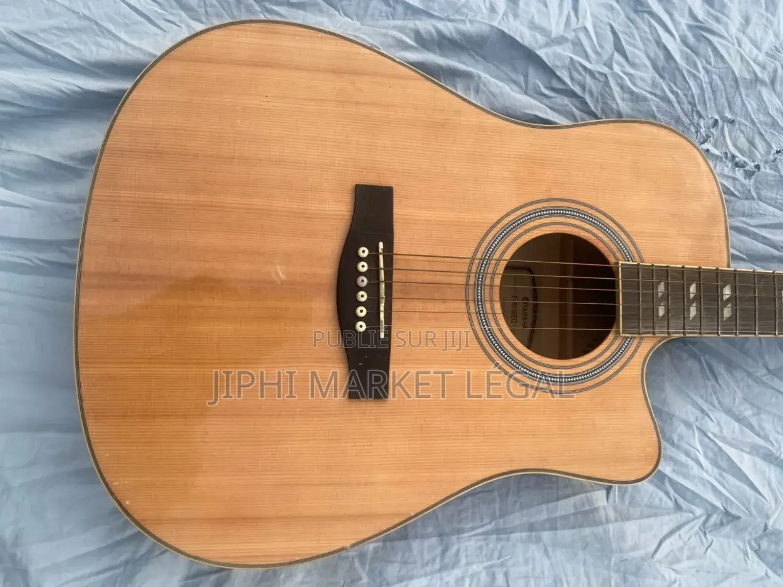 Guitare Électro Acoustique/Semi Électrique