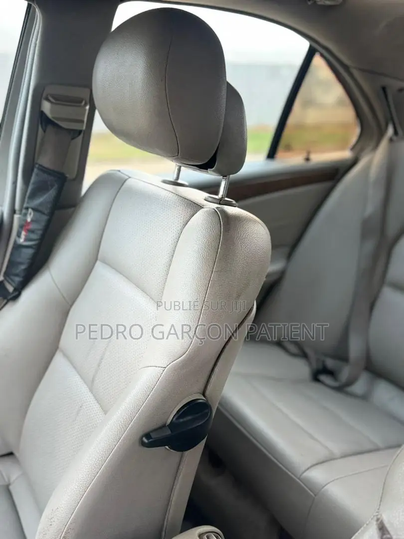 Mercedes-Benz C200 2004 Rouge