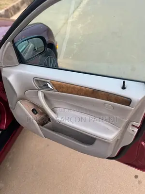 Mercedes-Benz C200 2004 Rouge