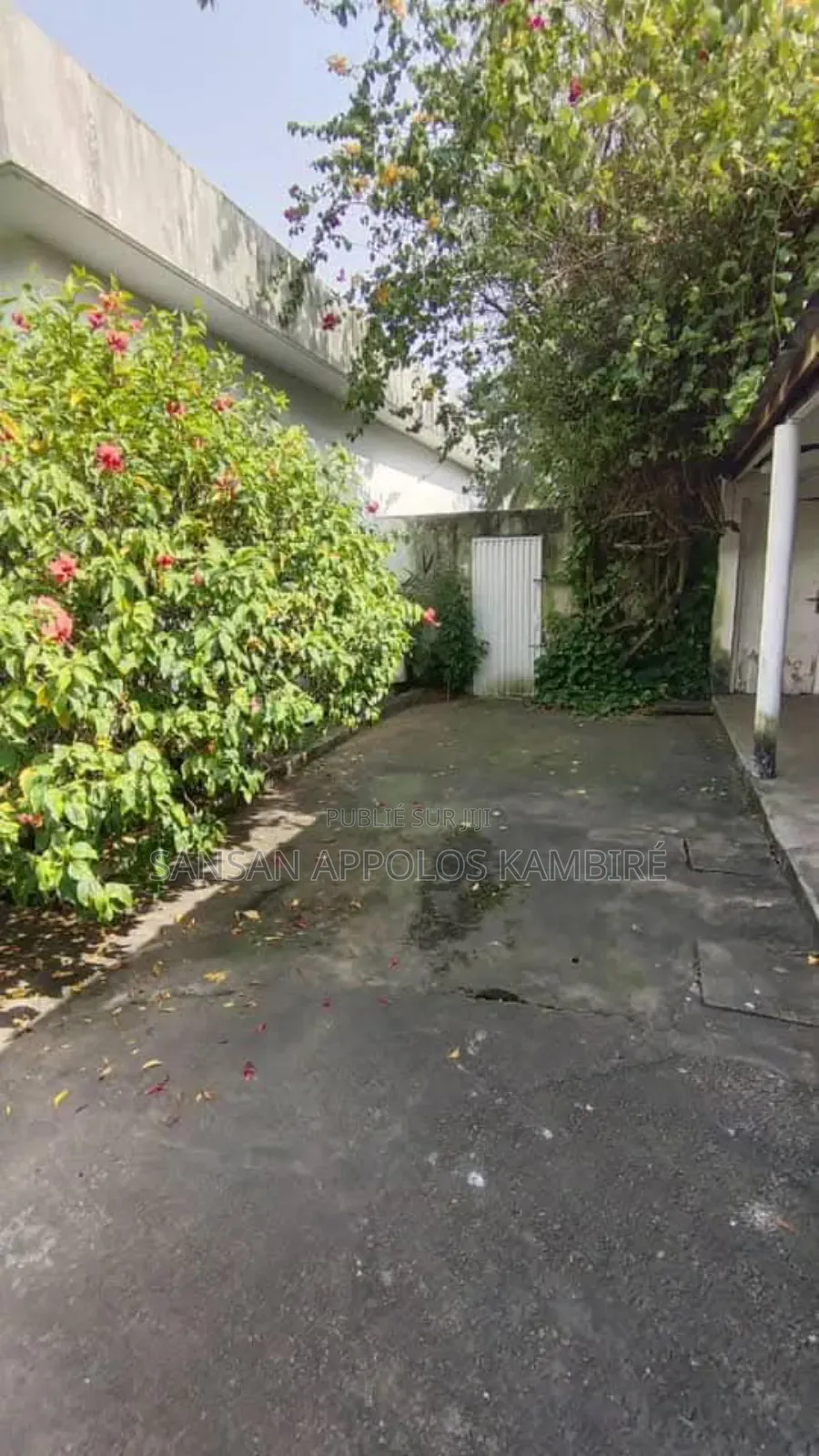 5chbre Villa dans Une Bonne Nouvelle, Cocody à Vendre