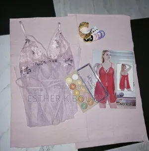 Nuisette Dentelle Violette Avec 1 String