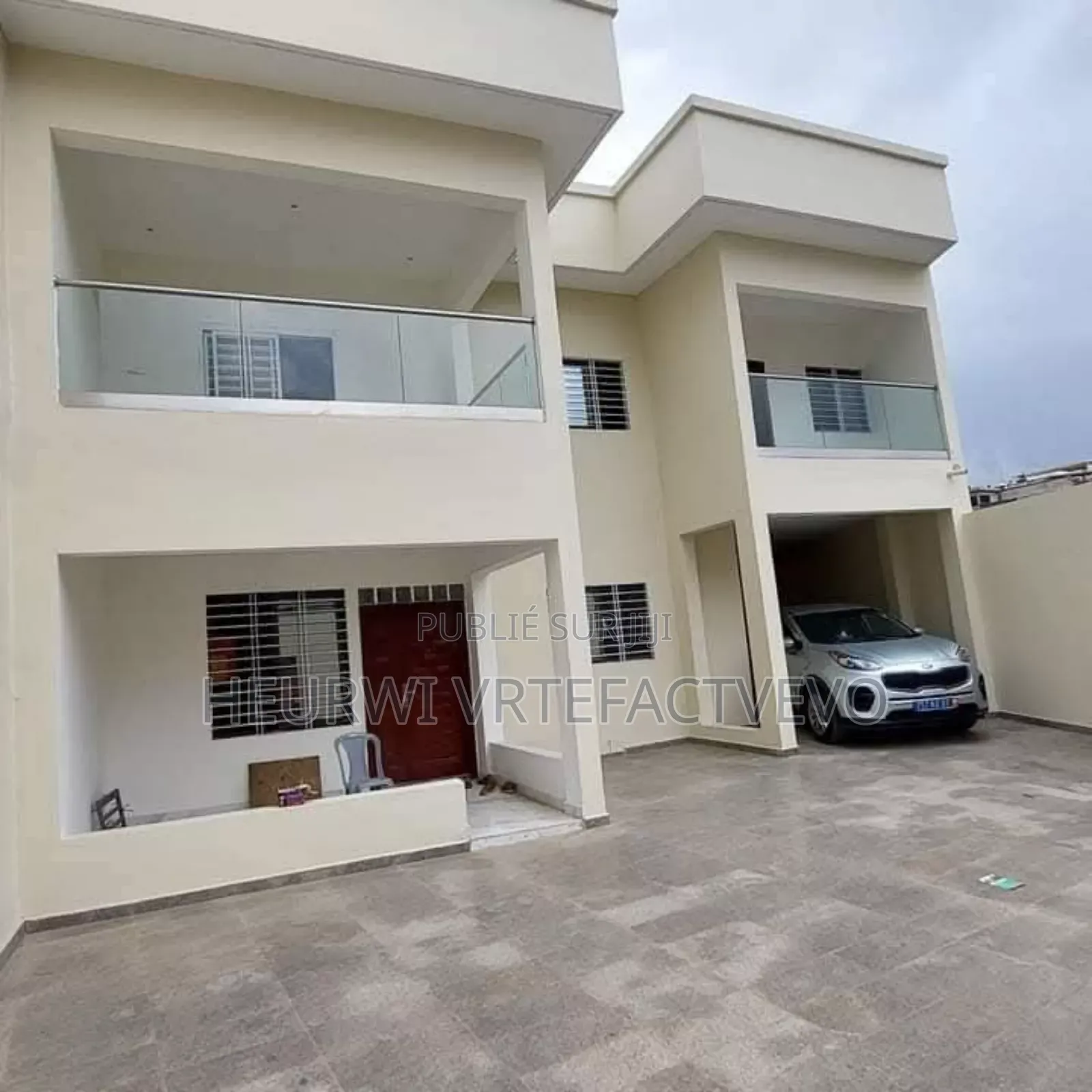 5chbre Duplex dans Cocody à Vendre