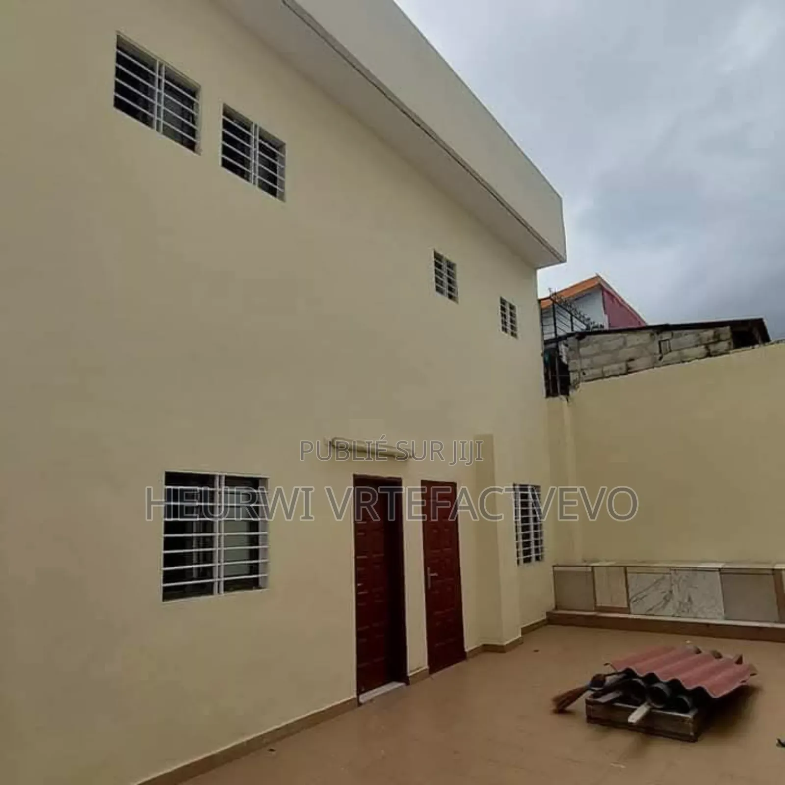 5chbre Duplex dans Cocody à Vendre