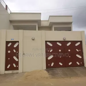 5chbre Duplex dans Cocody à Vendre