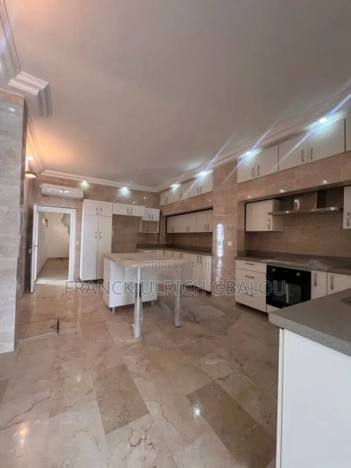 10chbre Duplex dans Moya Prestige Immo, Cocody à Vendre