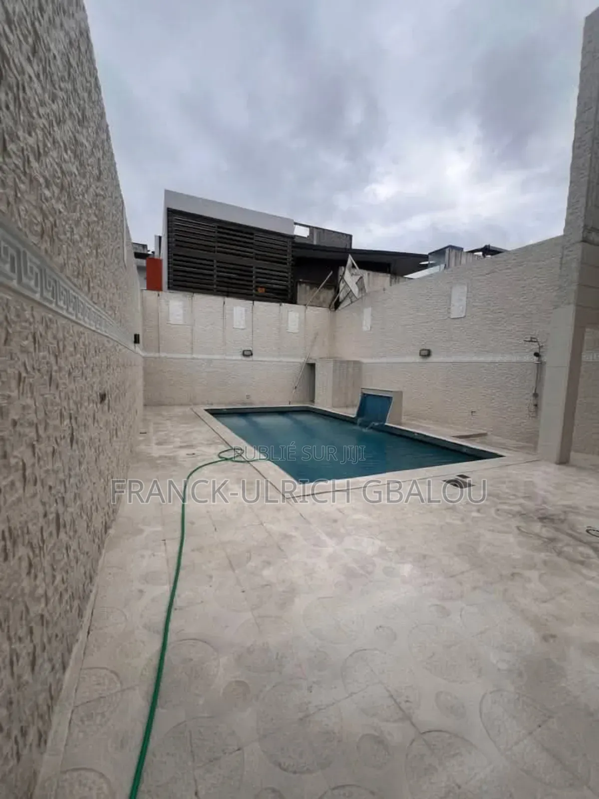 10chbre Duplex dans Moya Prestige Immo, Cocody à Vendre
