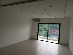3chbre Appartement dans Magnifique, Cocody à Louer