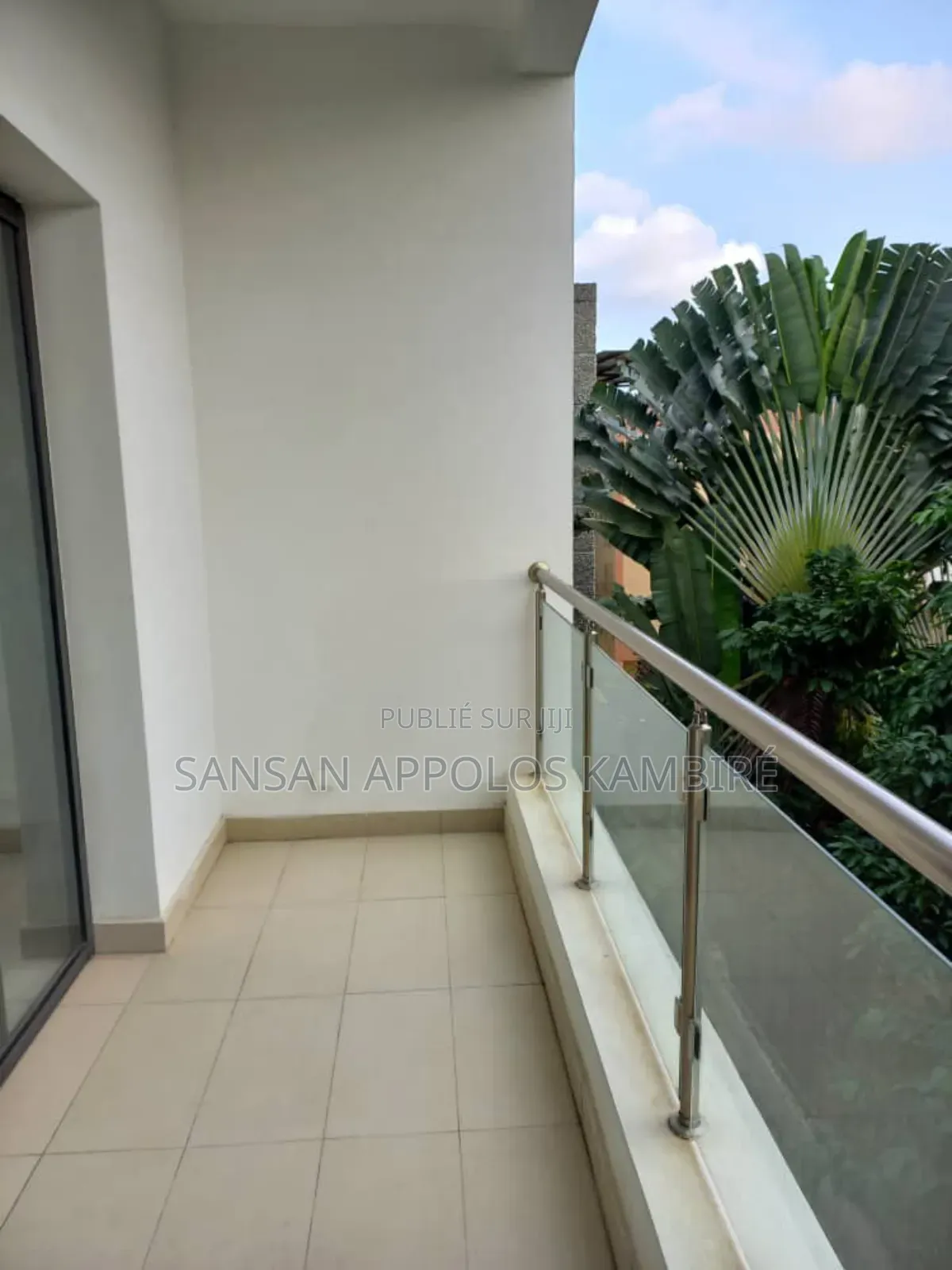 3chbre Appartement dans Magnifique, Cocody à Louer