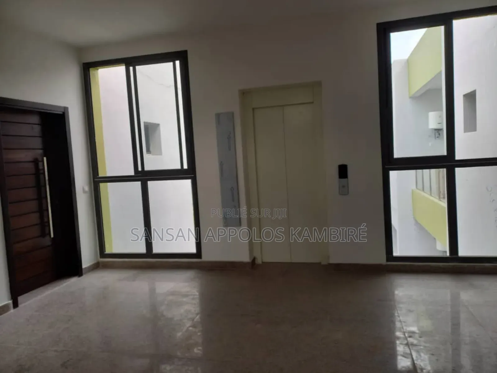 3chbre Appartement dans Magnifique, Cocody à Louer