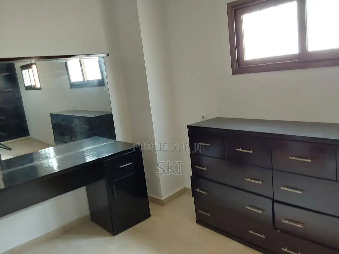 6chbre Villa dans Samuel Kouame, Cocody à Louer