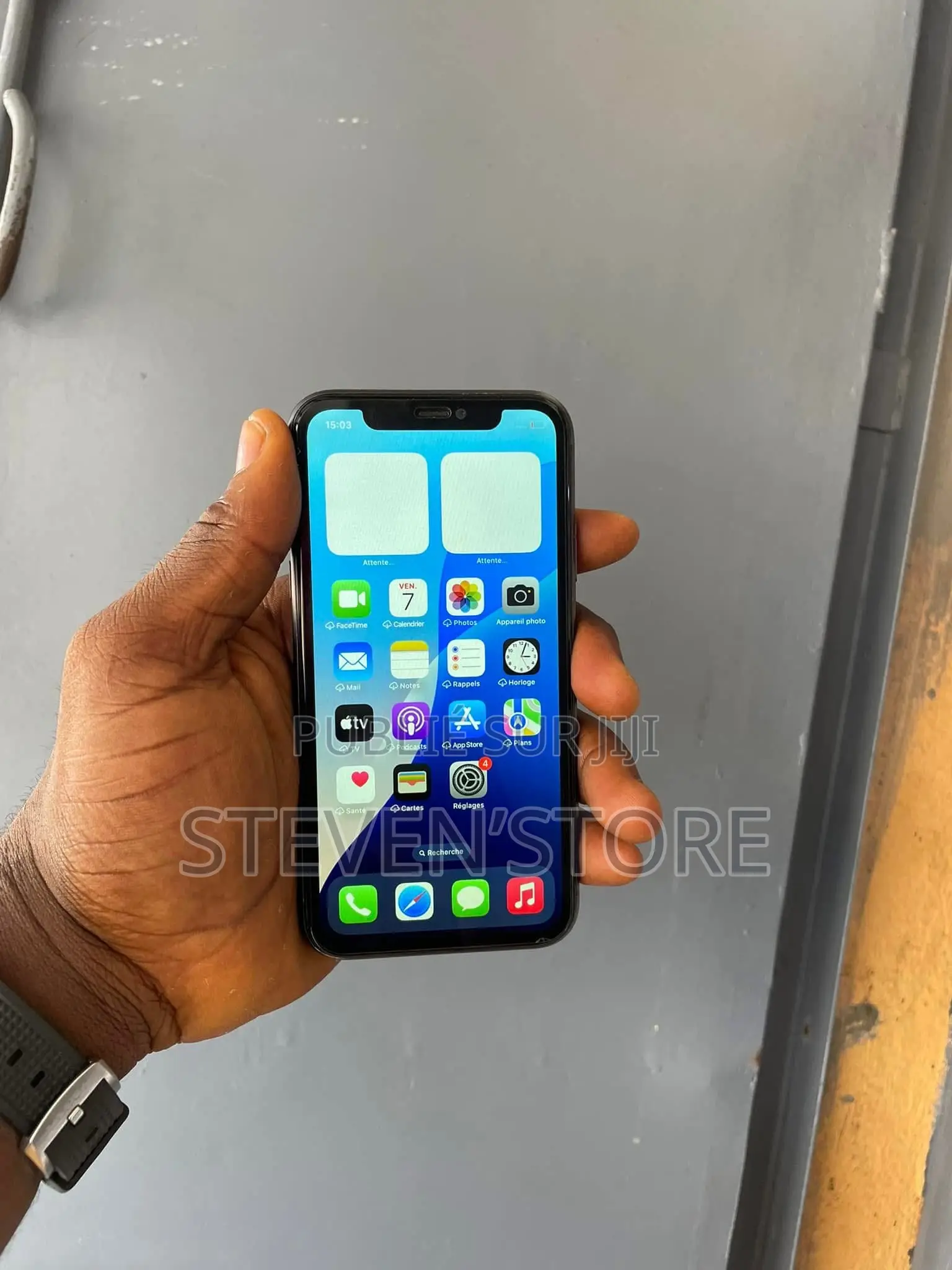 Apple iPhone 11 64 GB Noir