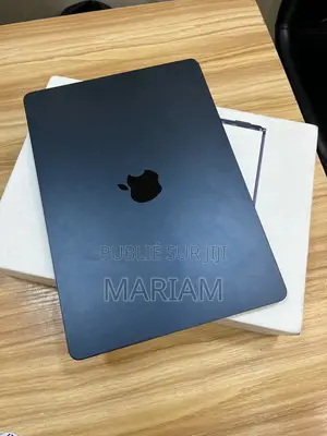 New Apple MacBook Air 2022 M2 16GB Nvidia SSD 512GB