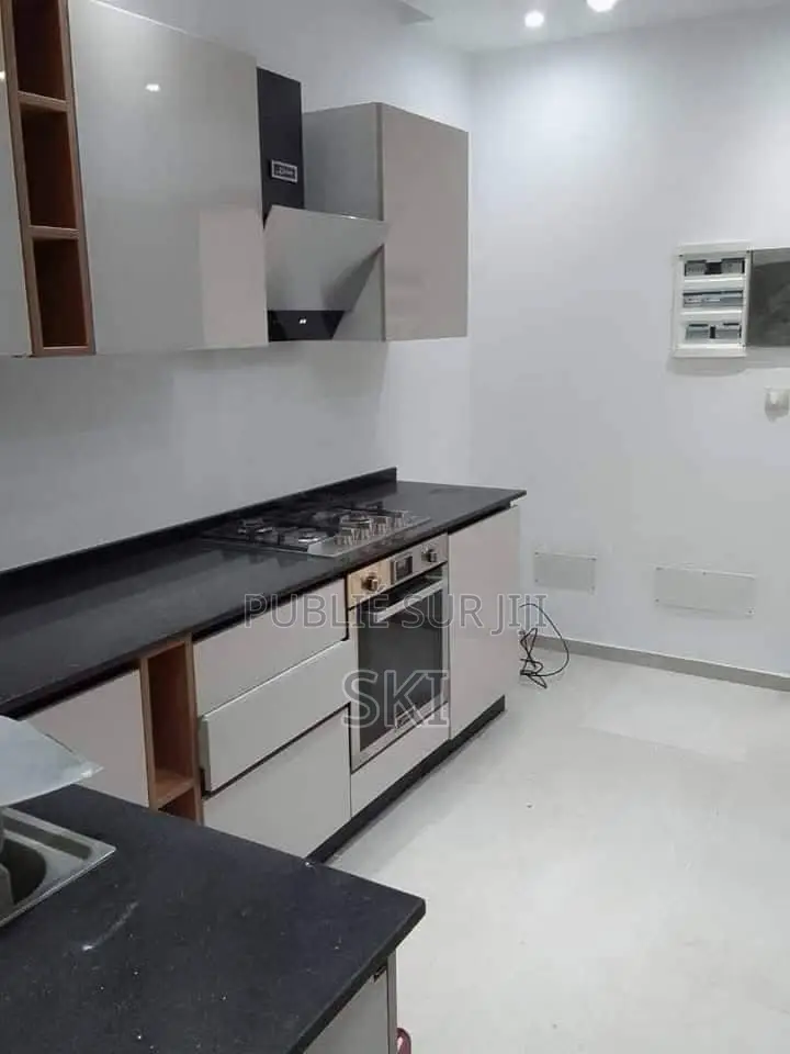 3chbre Appartement dans Samuel Kouame, Deux Plateaux à Louer