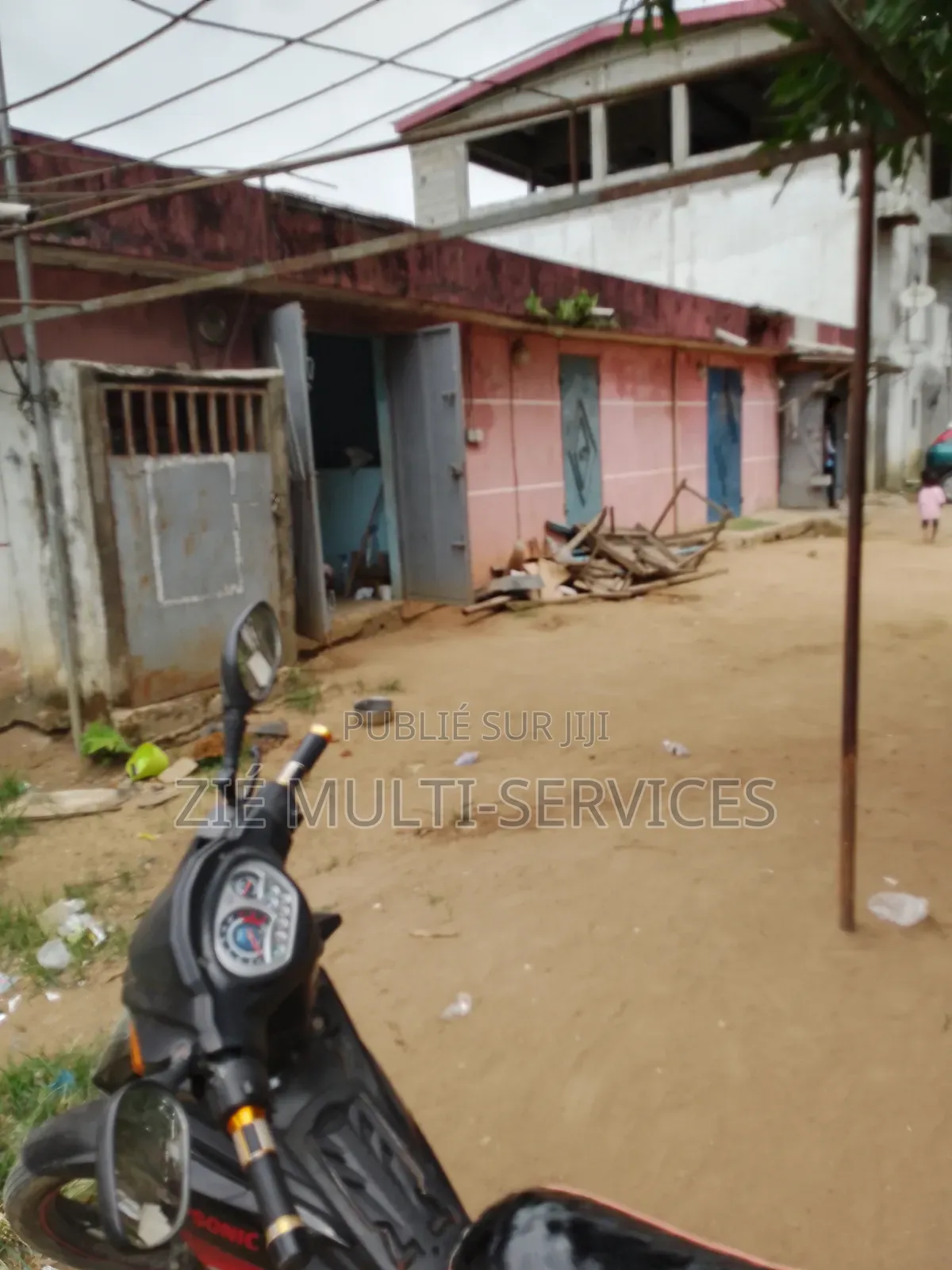 5chbre Villa dans Zié Multi-Service, Anyama à Vendre