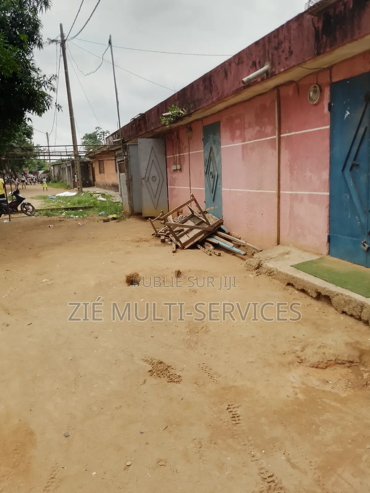 5chbre Villa dans Zié Multi-Service, Anyama à Vendre
