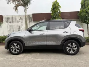 New Kia Sedona 2023 Gris