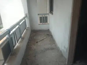 3chbre Duplex dans Building House, Cocody à Vendre