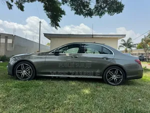 Mercedes-Benz E400 2019 Gris