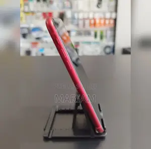 New Apple iPhone 11 64 GB Rouge