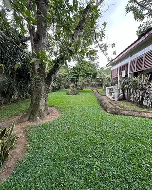 4chbre Villa dans Cocody à Vendre