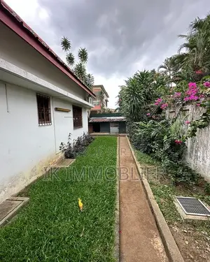 4chbre Villa dans Cocody à Vendre