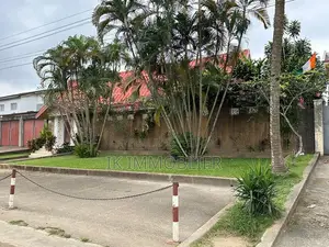 4chbre Villa dans Cocody à Vendre