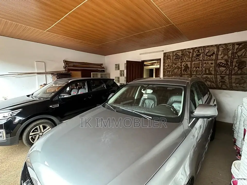 4chbre Villa dans Cocody à Vendre