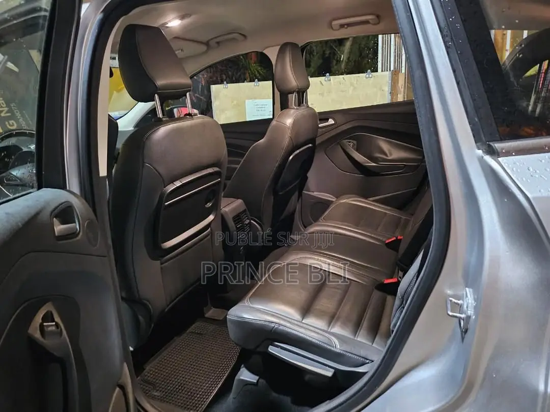 Ford Escape 2019 Gris