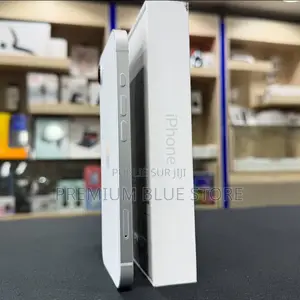 Neuf Apple iPhone 16e 128 GB Blanc