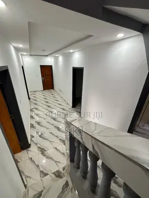 5chbre Villa dans Samuel Kouame, Cocody à Louer
