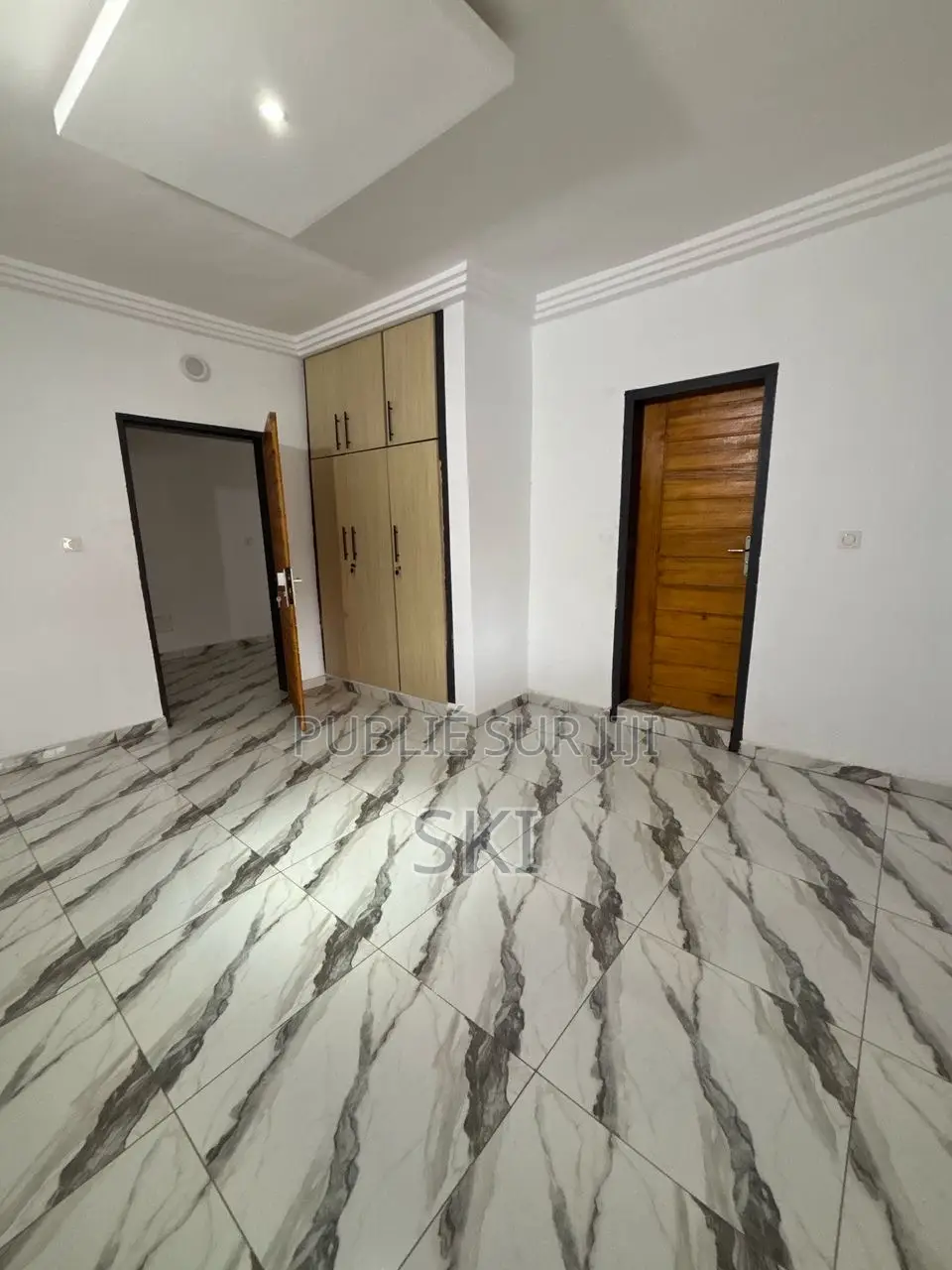 5chbre Villa dans Samuel Kouame, Cocody à Louer