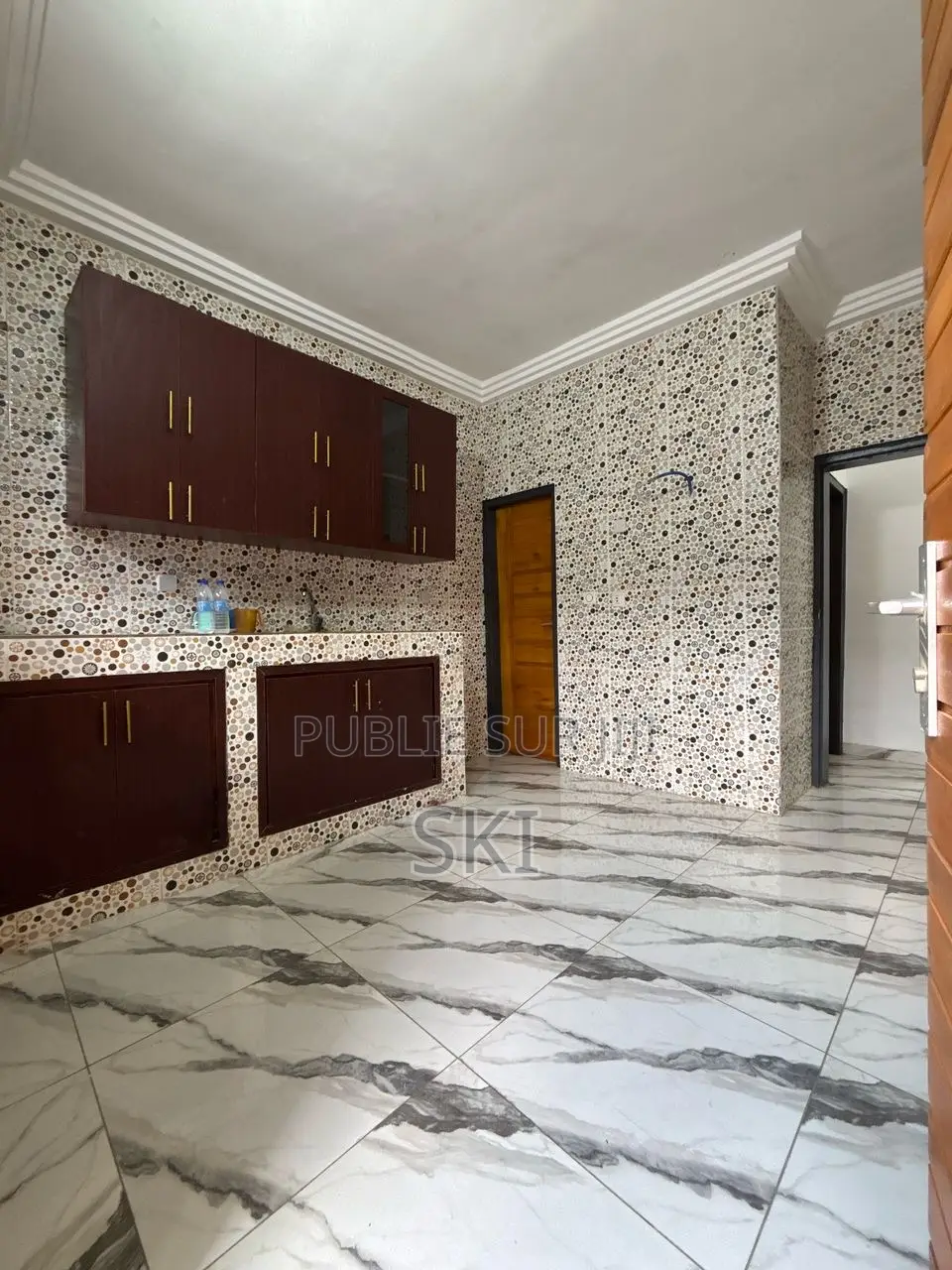 5chbre Villa dans Samuel Kouame, Cocody à Louer
