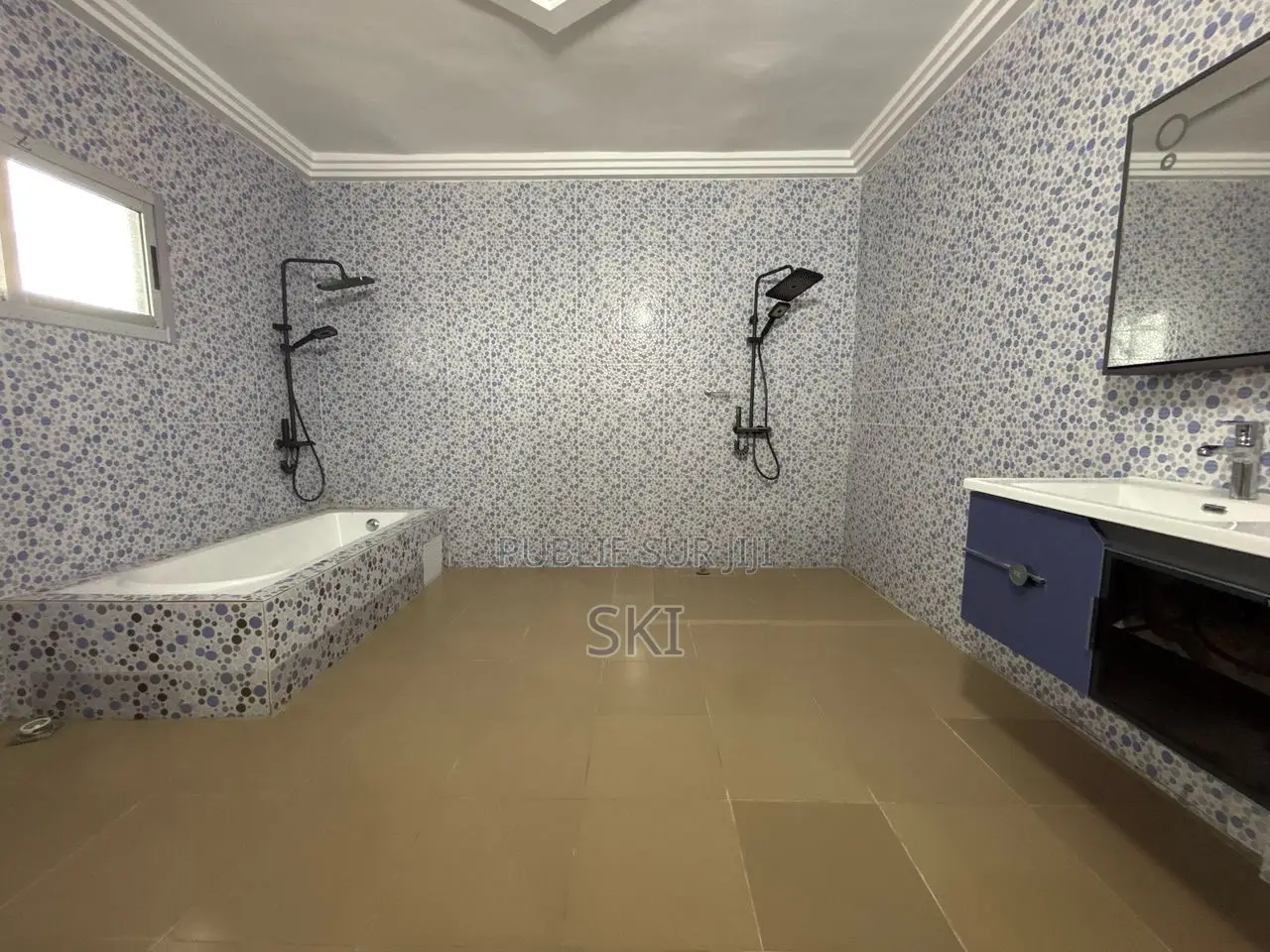 5chbre Villa dans Samuel Kouame, Cocody à Louer