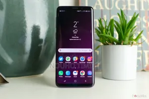 Photo - New Samsung Galaxy S9 128 GB Noir