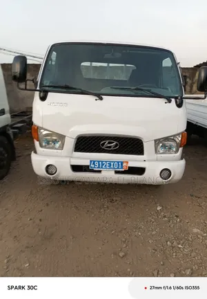 Hyundai H1 2012 Blanc