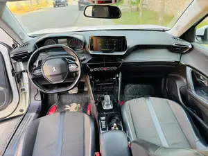 PEUGEOT 2008 2022 Blanc