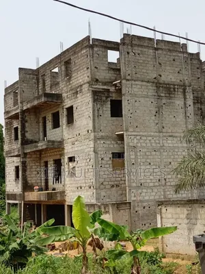 11chbre Maison dans Zié Multi-Service, Cocody à Vendre