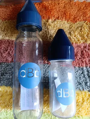 Biberon en Verre Et en Plastique