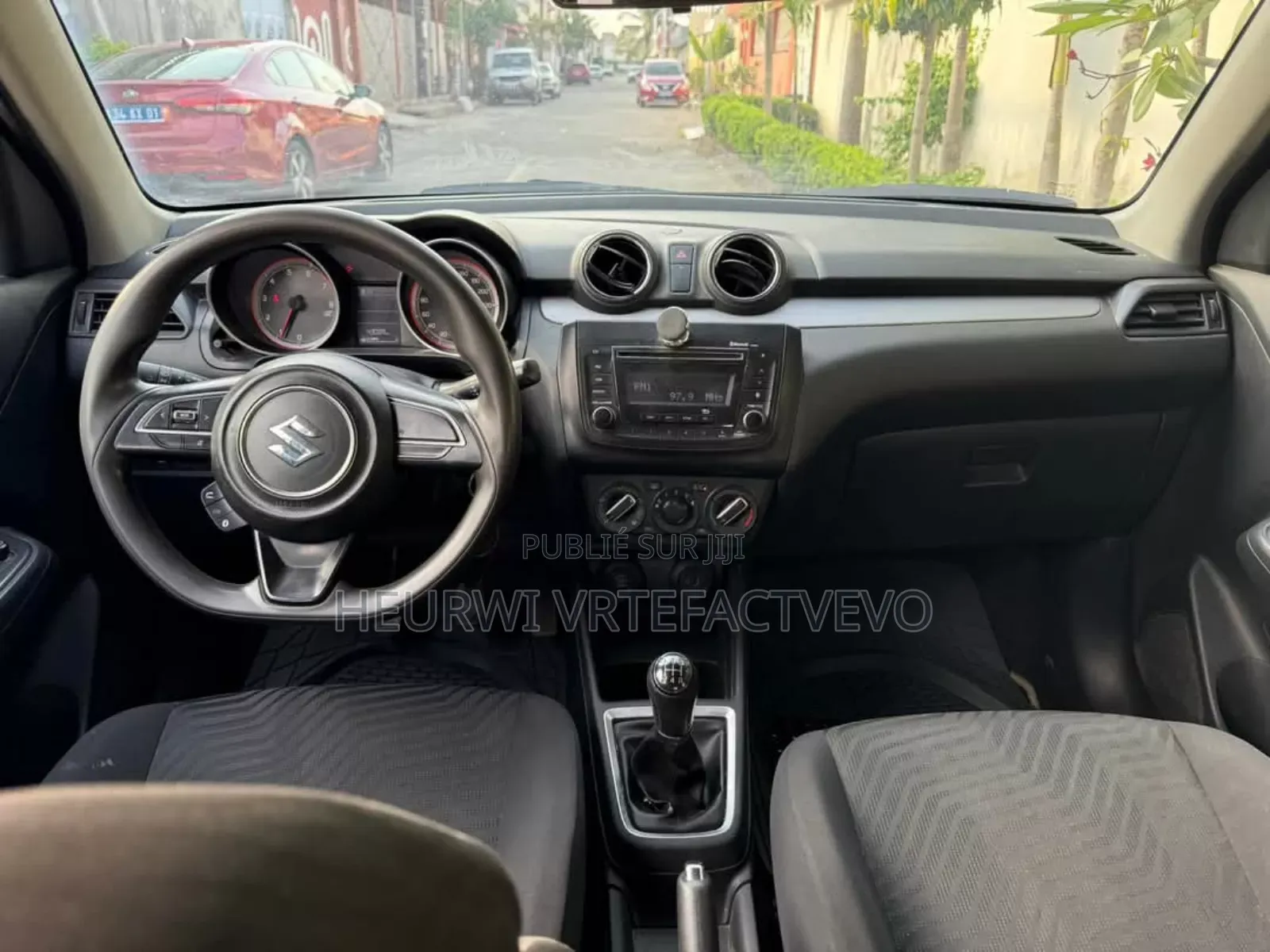 Suzuki Swift RS 2024 Gris