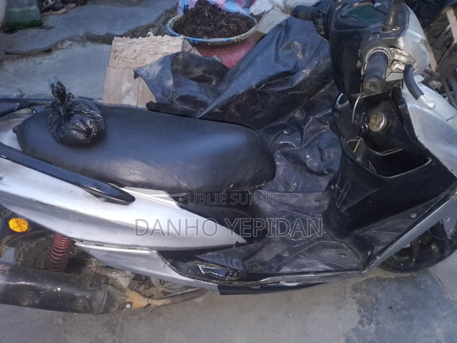 Yamaha NMAX 125 2021 Gris