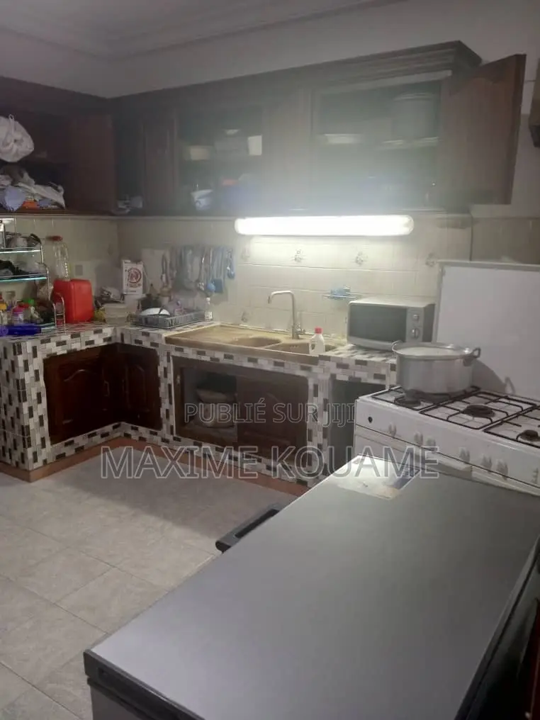 Furnished 7chbre Duplex dans Cocody à Vendre
