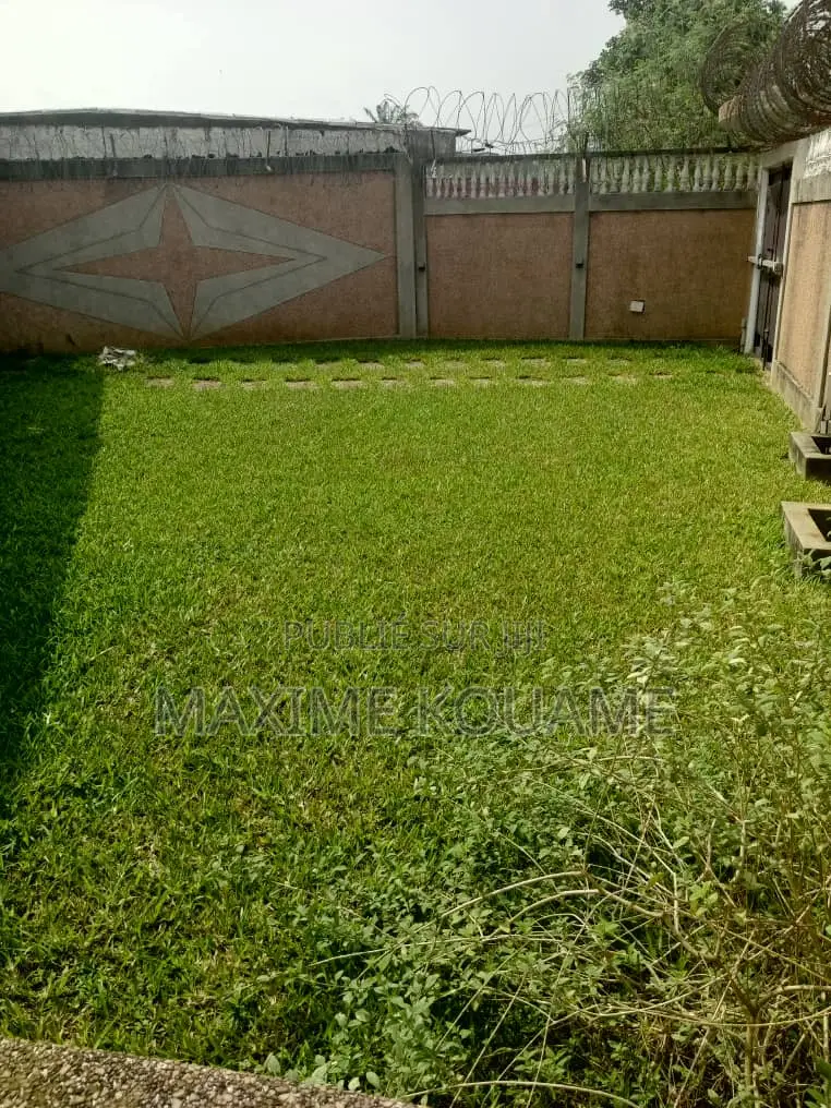 Furnished 7chbre Duplex dans Cocody à Vendre