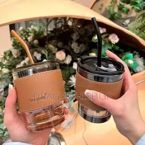 Photo - Mug en Verre Massif Avec Paille – 400ml