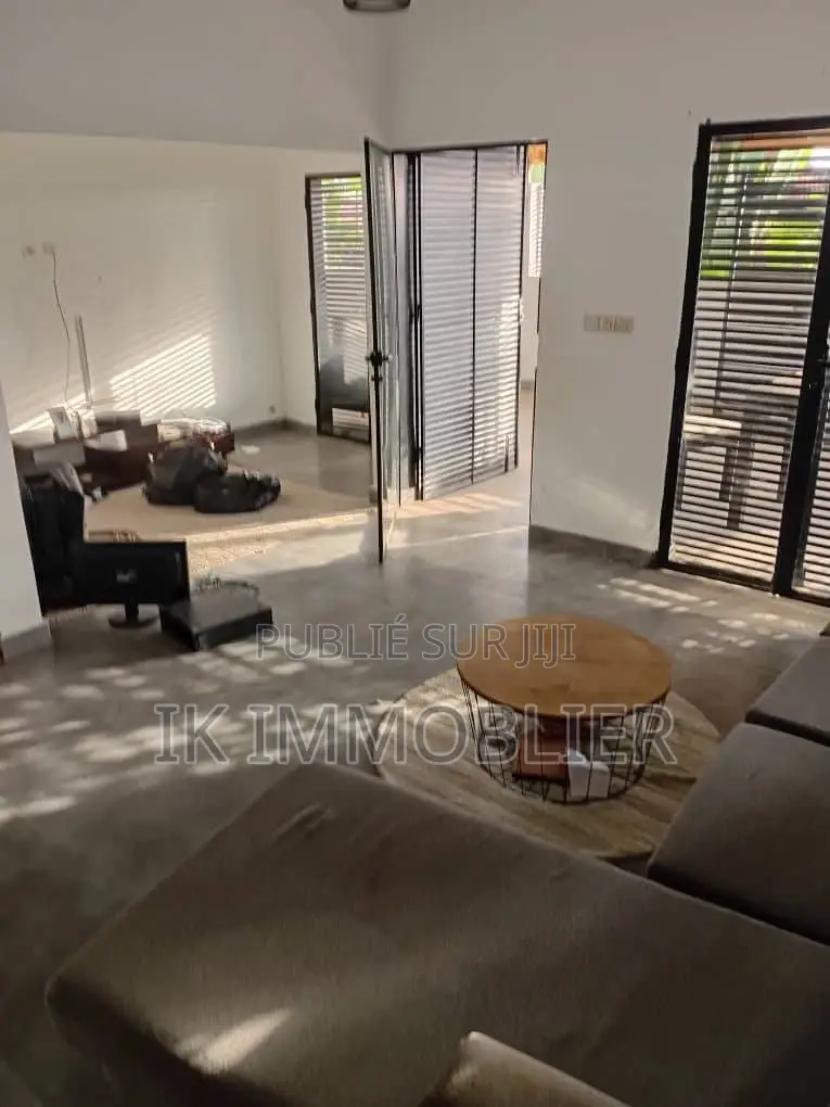 3chbre Maison dans Bingerville à Vendre