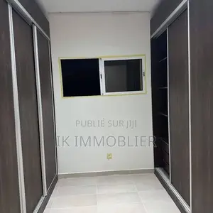 Furnished 4chbre Villa dans Cocody à Vendre