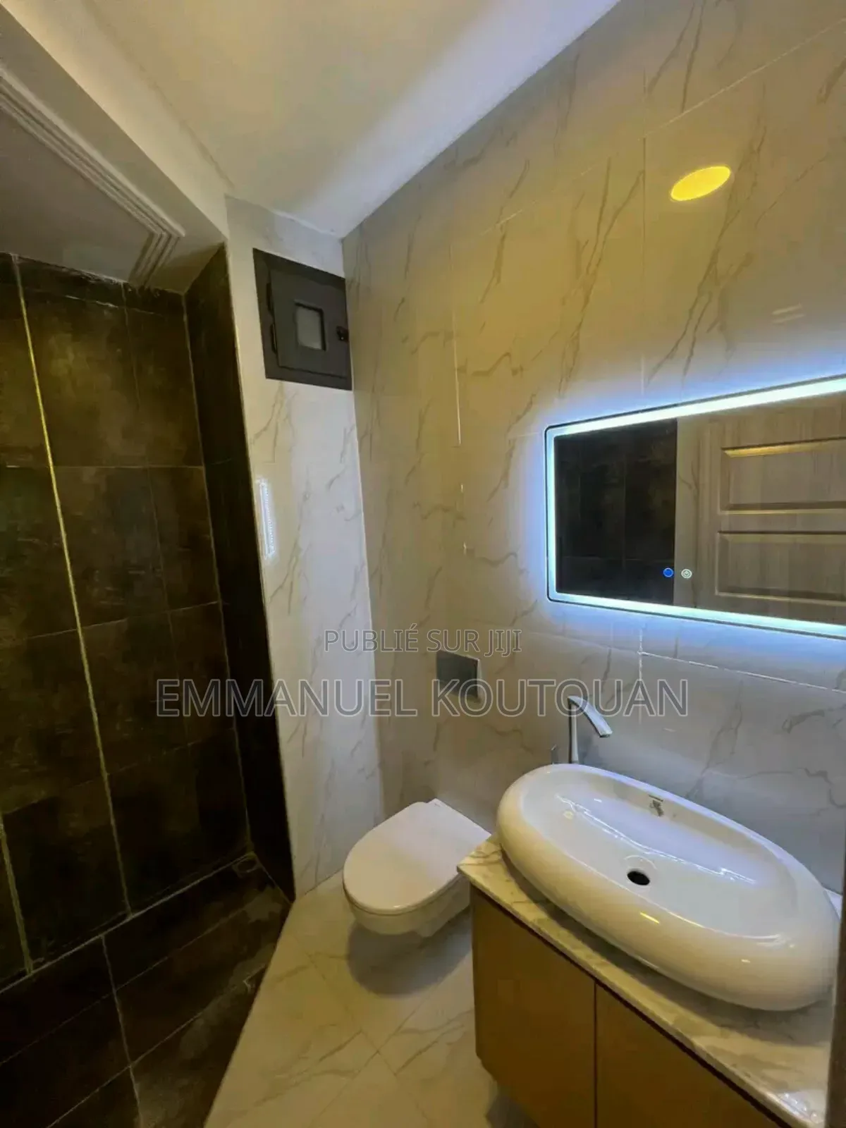 Furnished 3chbre Appartement dans Alloue Kingston, Bingerville