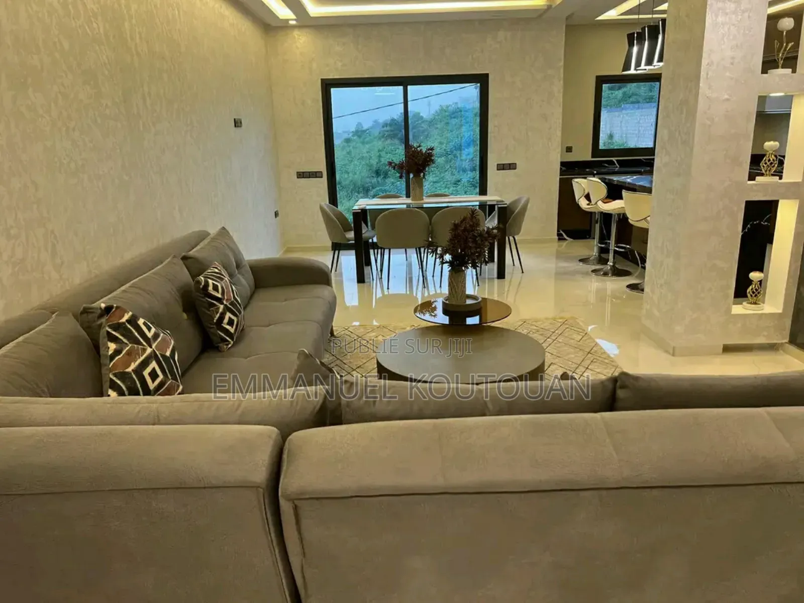 Furnished 3chbre Appartement dans Alloue Kingston, Bingerville