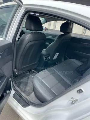 Hyundai Avante 2018 Blanc